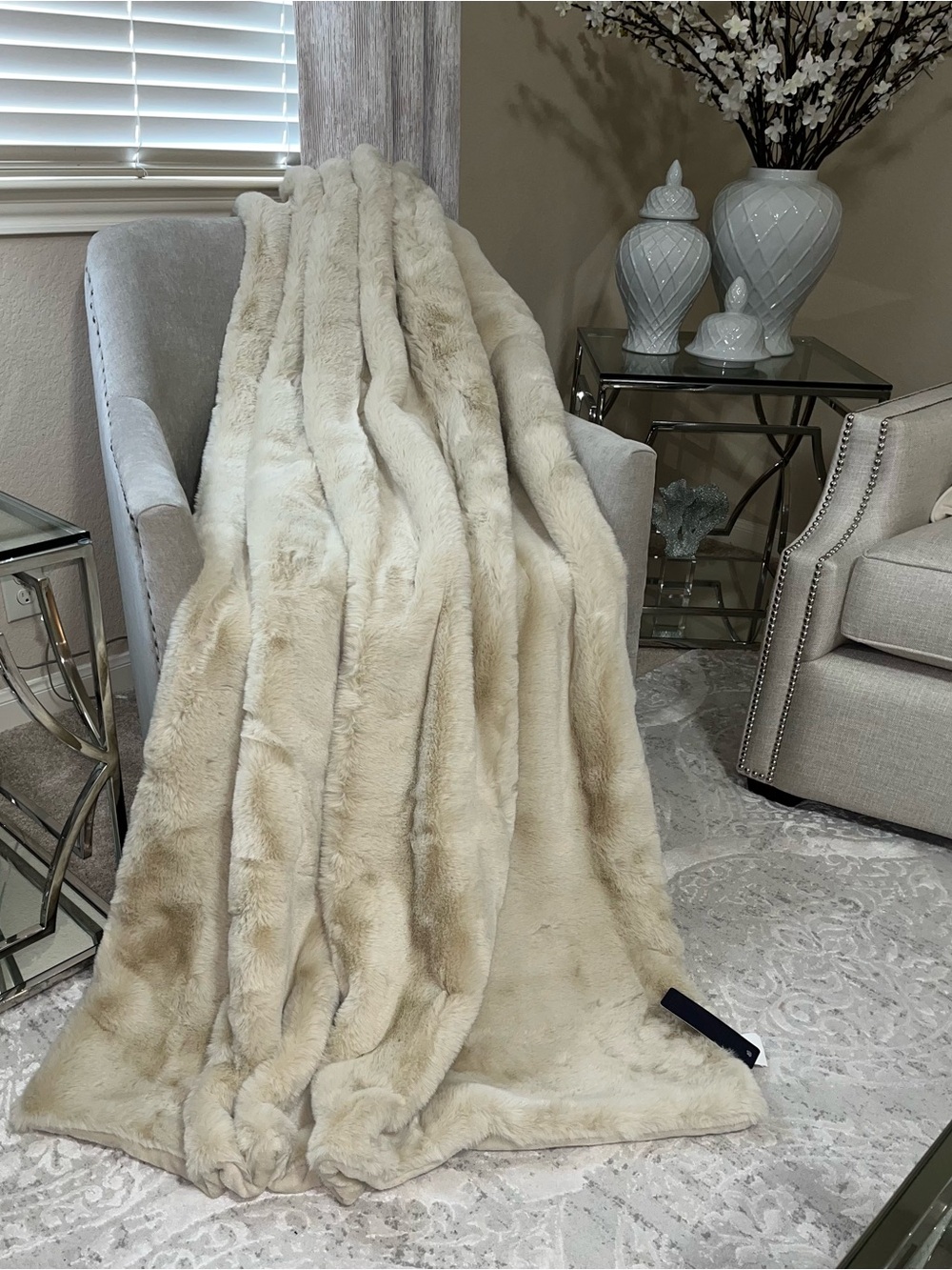1-RACHEL ROY NWT IVORY RABBIT FAUX FUR LUXURY THROW BLANKET